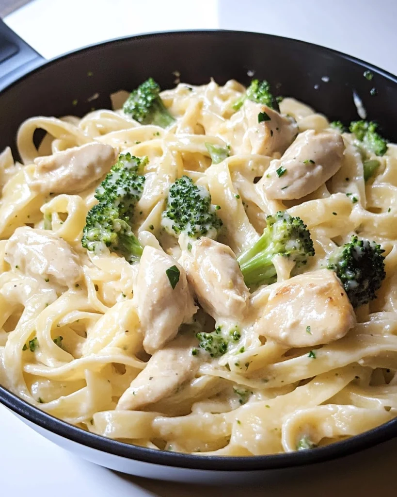 Easy Chicken Broccoli Fettuccine Alfredo Recipe